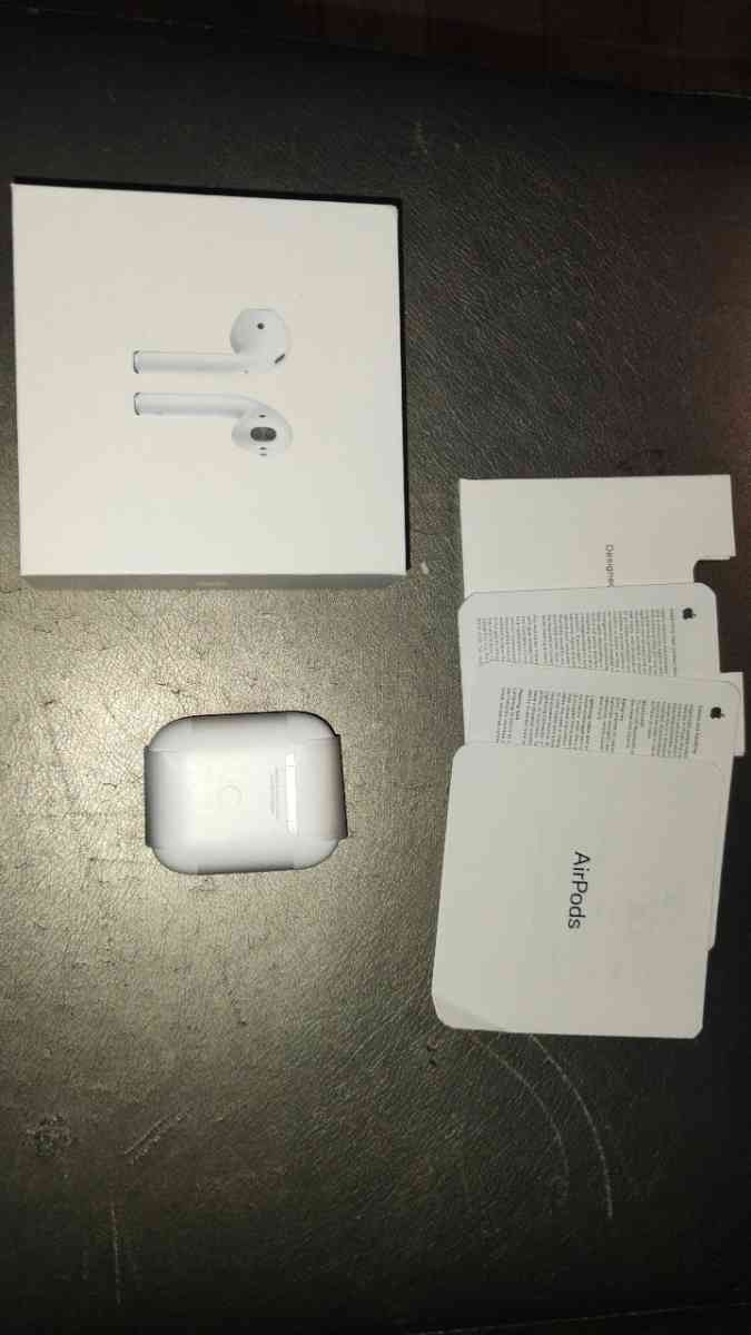 apple airpod first gen - Dallas, Texas - FleaMarketBay