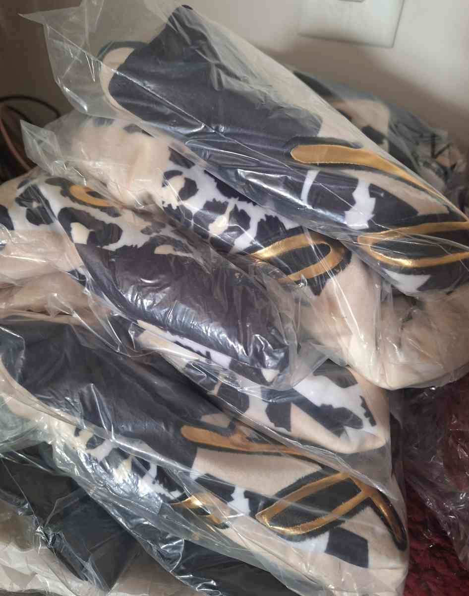 Legendary mens sweatshirt - Lawrenceville, Georgia - FleaMarketBay