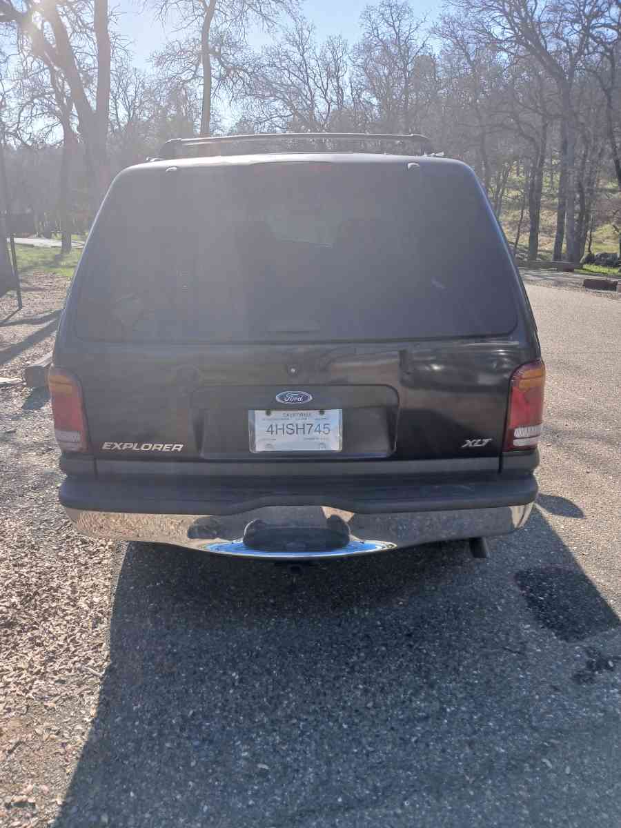 2000 Ford Explorer 2WD V6 40Liter - Stockton, California - FleaMarketBay