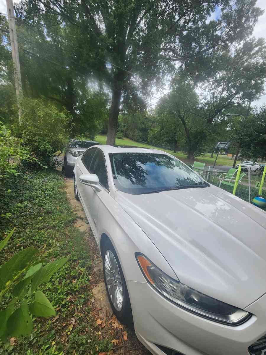 Ford fusion Hybrid 2013 - Louisville, Kentucky - FleaMarketBay