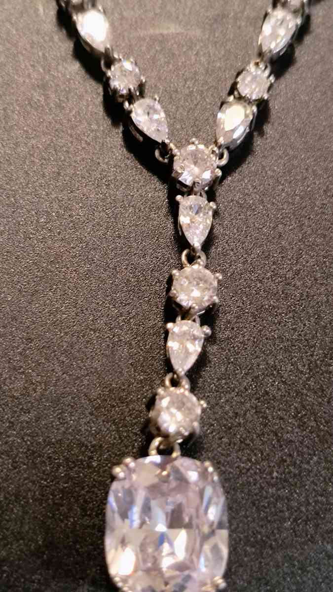 Bijouterie Gonin Necklace - Greenville, Illinois - FleaMarketBay