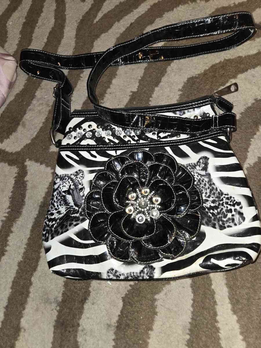 purses and handbags - Corder, Missouri - FleaMarketBay