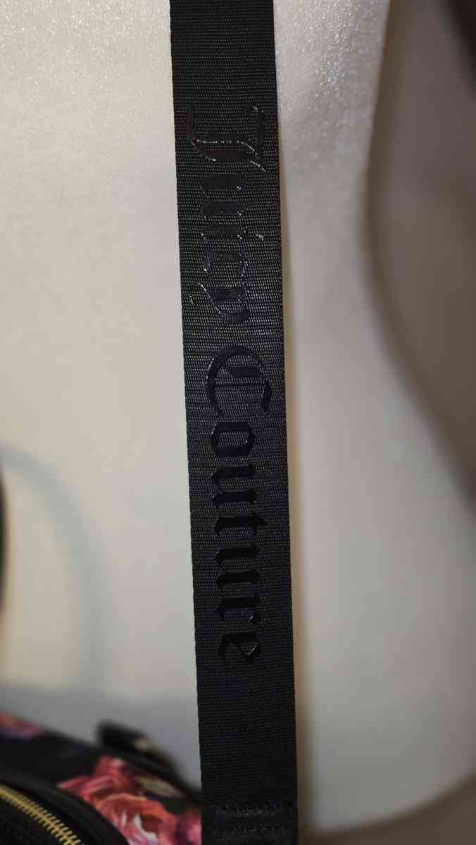 Juicy Couture Oversized Crossbody Purse - Defuniak Springs, Florida - FleaMarketBay