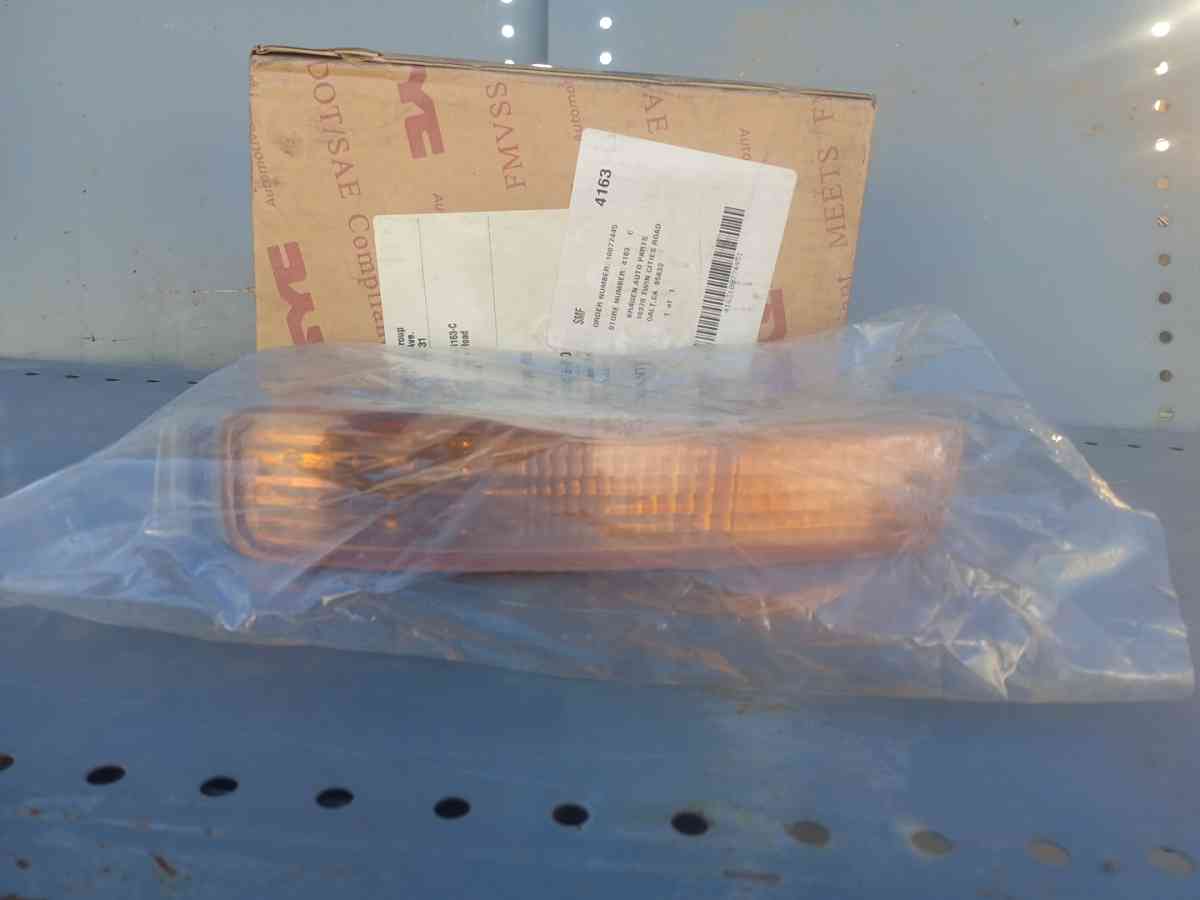 Aftermarket Driverside Front Signal Lamp Assembly - Overgaard, Arizona - FleaMarketBay