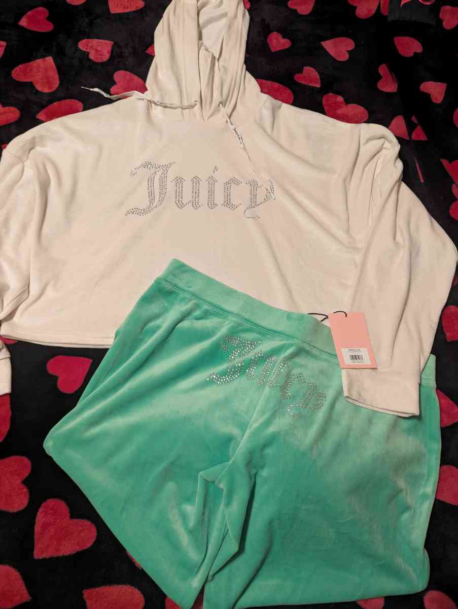 Juicy couture track suit - Neosho, Missouri