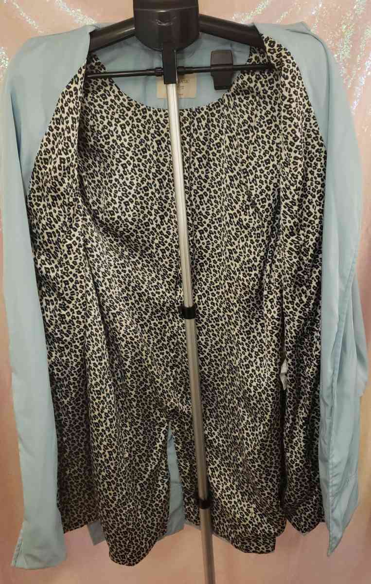 Zara Basic Large Trenchcoat - Chapel Hill, North Carolina - FleaMarketBay