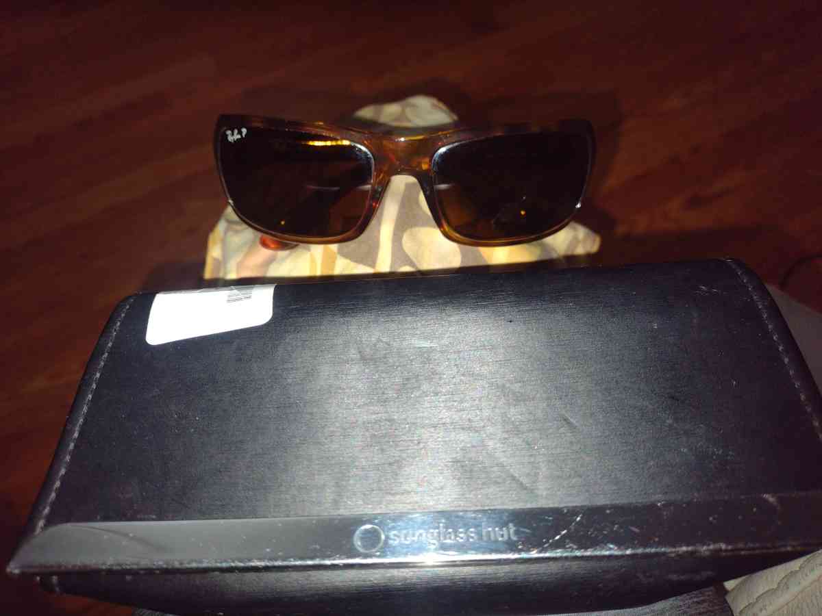 Official Ray Ban Sunglasses RB4075 - Charlotte, North Carolina
