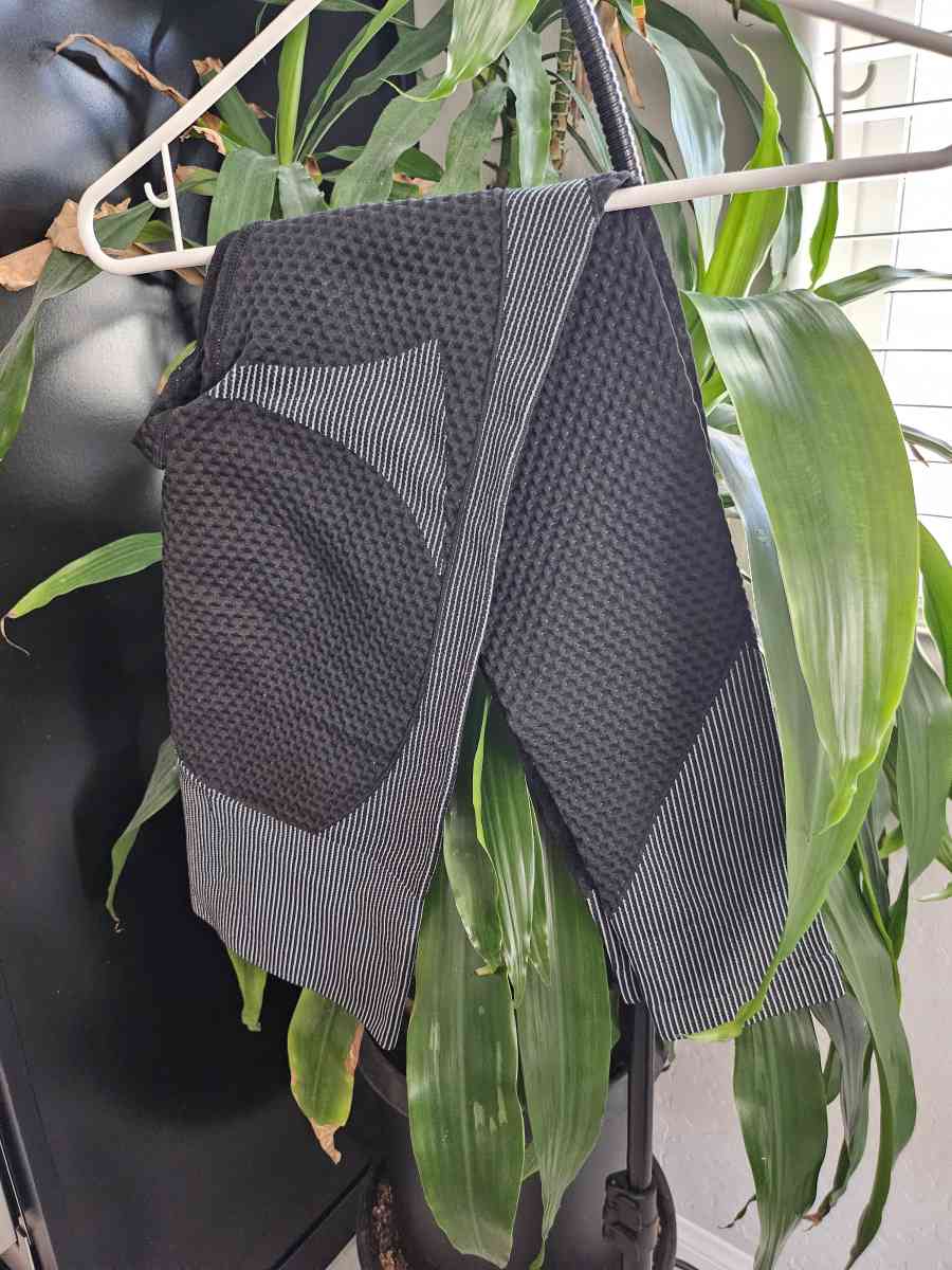 workout clothes - Carson City, Nevada - FleaMarketBay