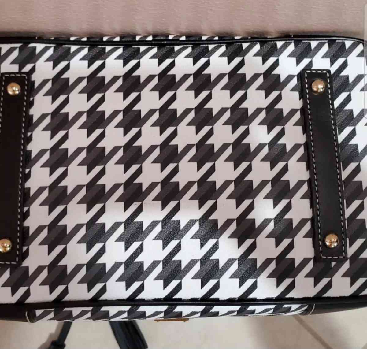 Authentic Dooney and Bourke Houndstooth Career tote NWOT - Washington, District of Columbia - FleaMarketBay