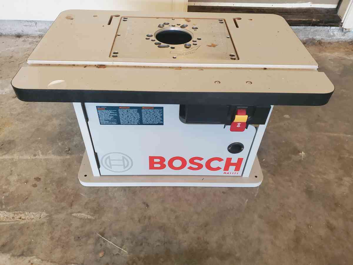 Bosch  Router Table  Includes Fence Board  Model RA1171  Lig