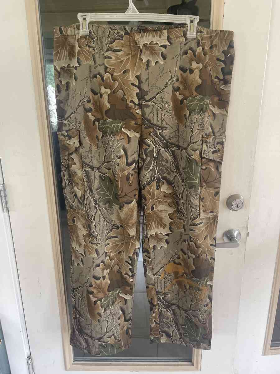 New Mens Insulated Camo Pants - Loughman, Florida - FleaMarketBay