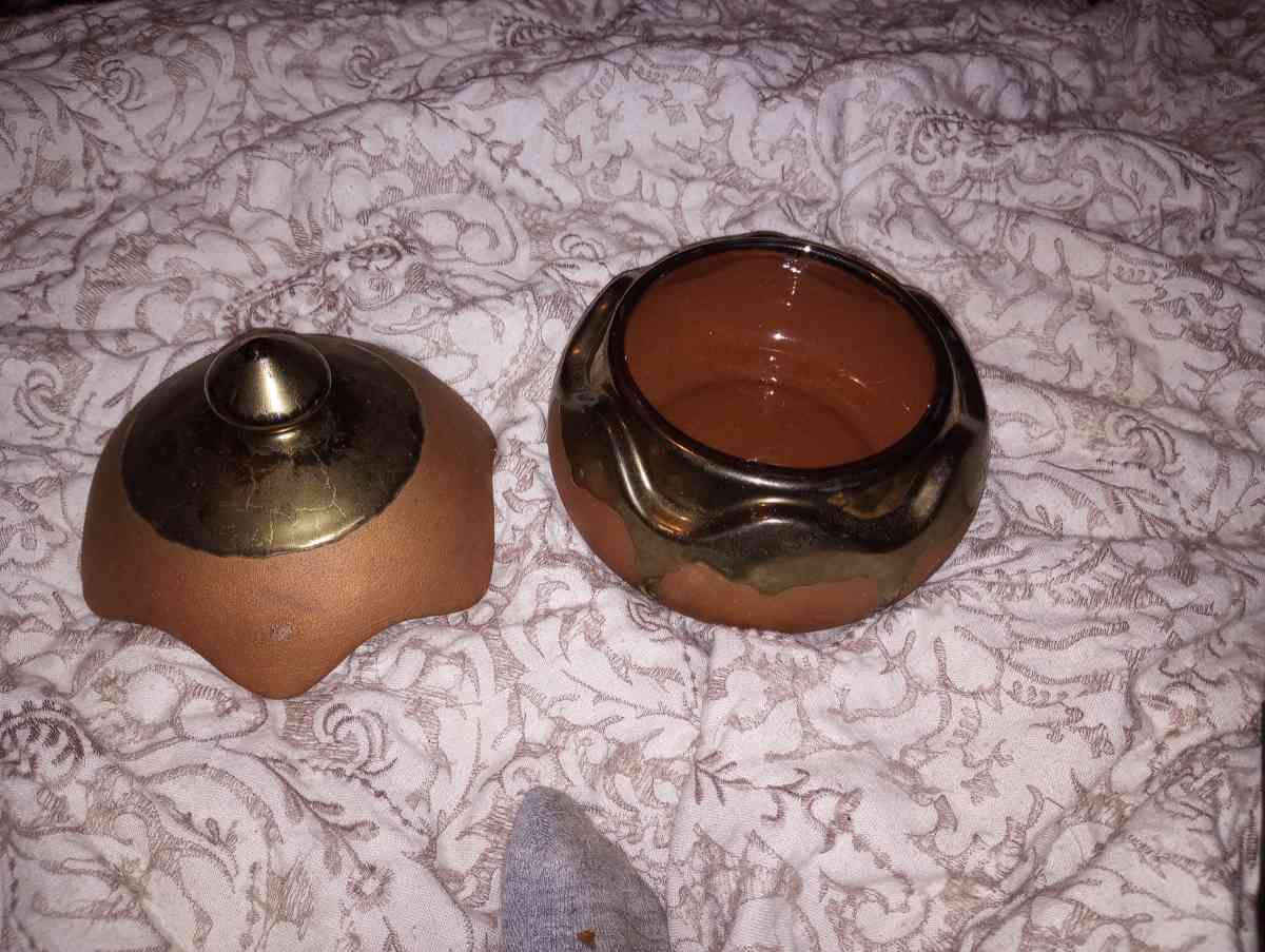 Weeping Gold Pottery Vintage - Palatka, Florida