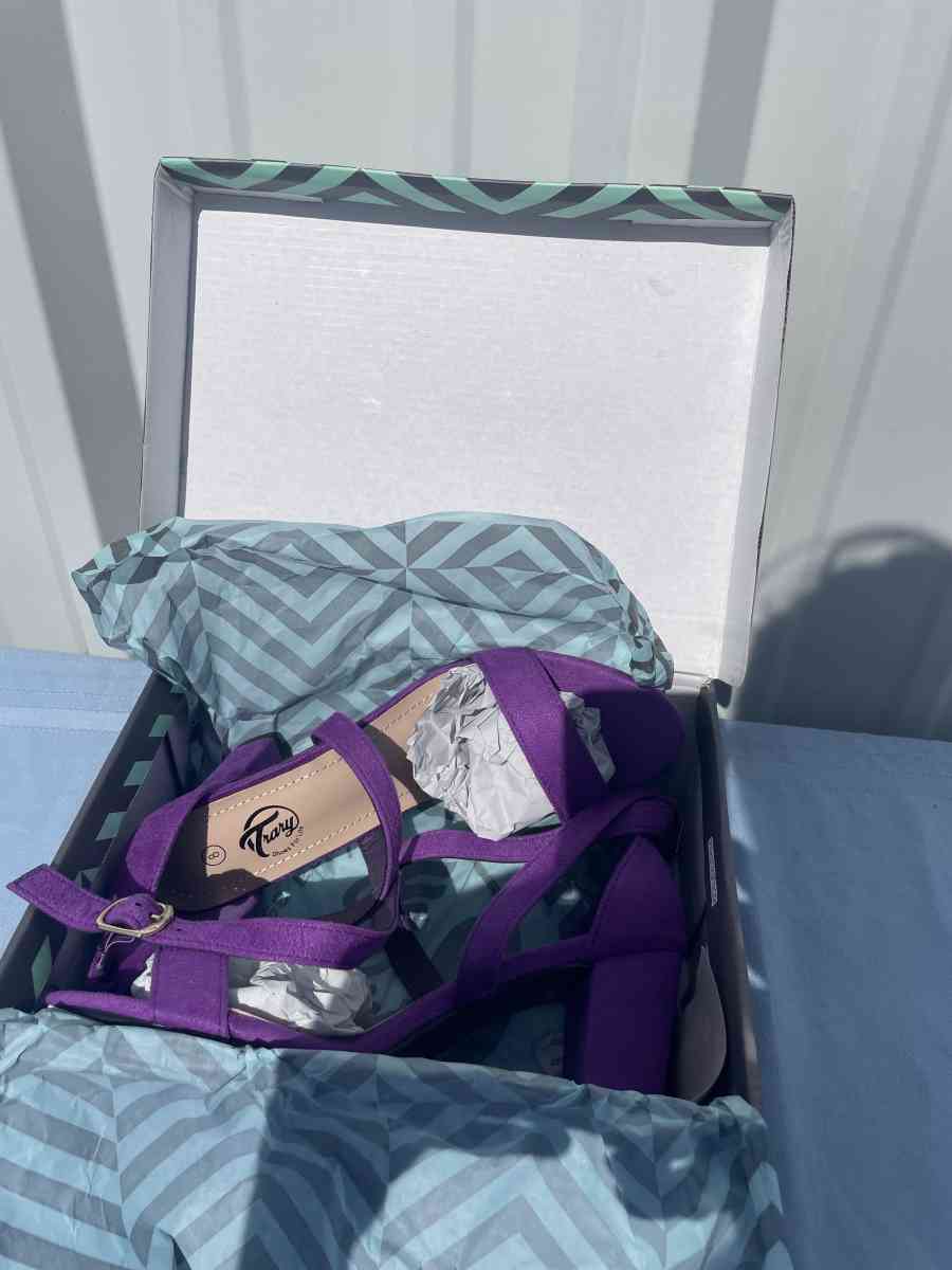 Purple Heels - Loughman, Florida - FleaMarketBay