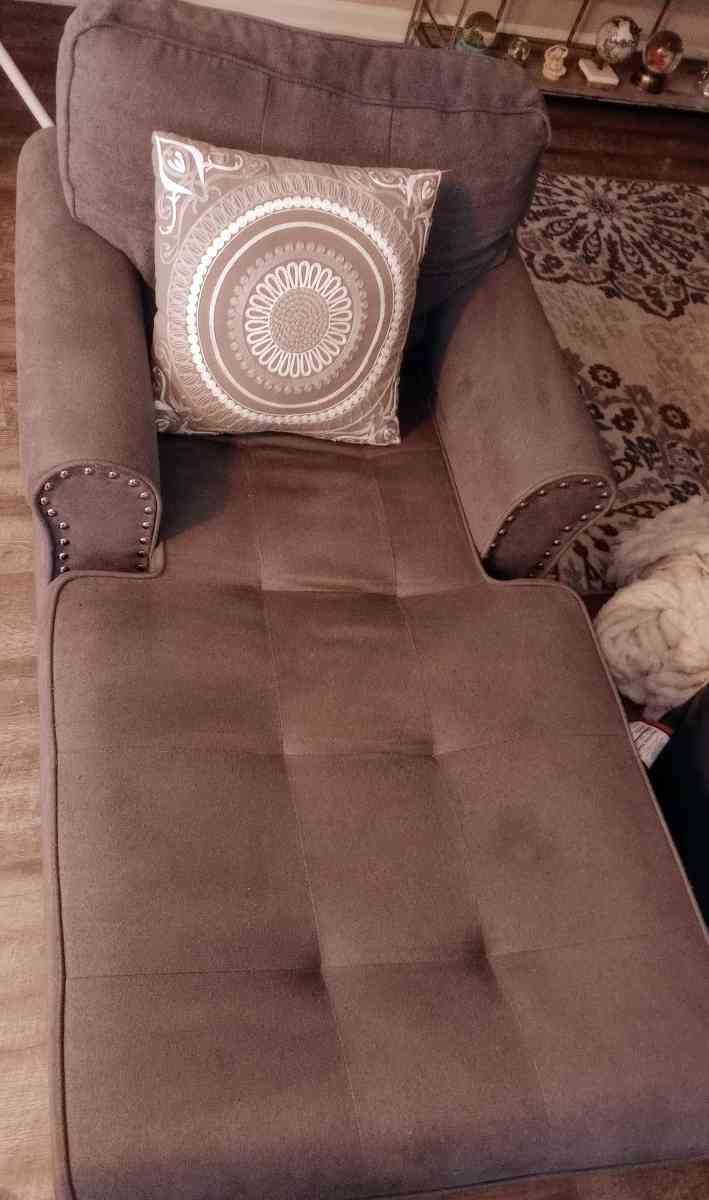 Grey Chaise Loungers - Ellenwood, Georgia - FleaMarketBay