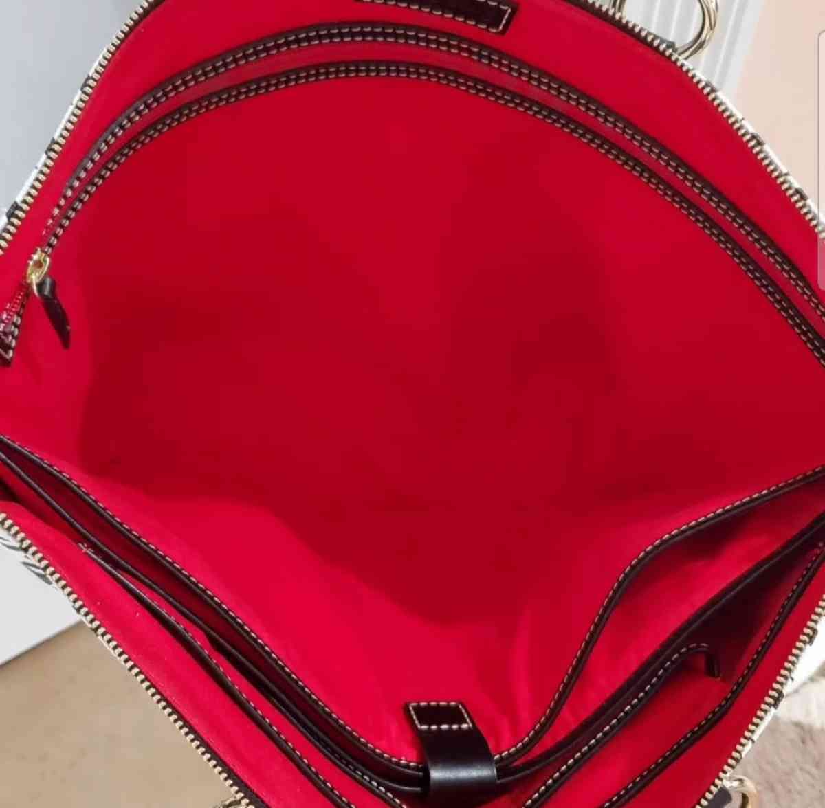 Authentic Dooney and Bourke Houndstooth Career tote NWOT - Washington, District of Columbia - FleaMarketBay