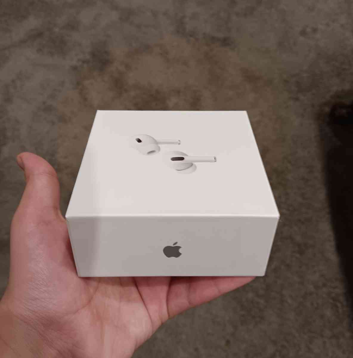 Apple AirPods 2nd Generation with Charging Case  White - Houston, Texas - FleaMarketBay