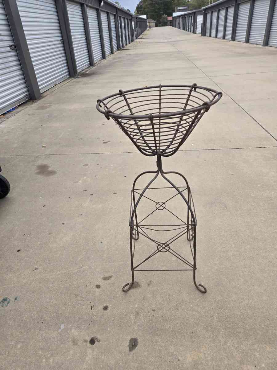 Where plant holder - Jenks, Oklahoma