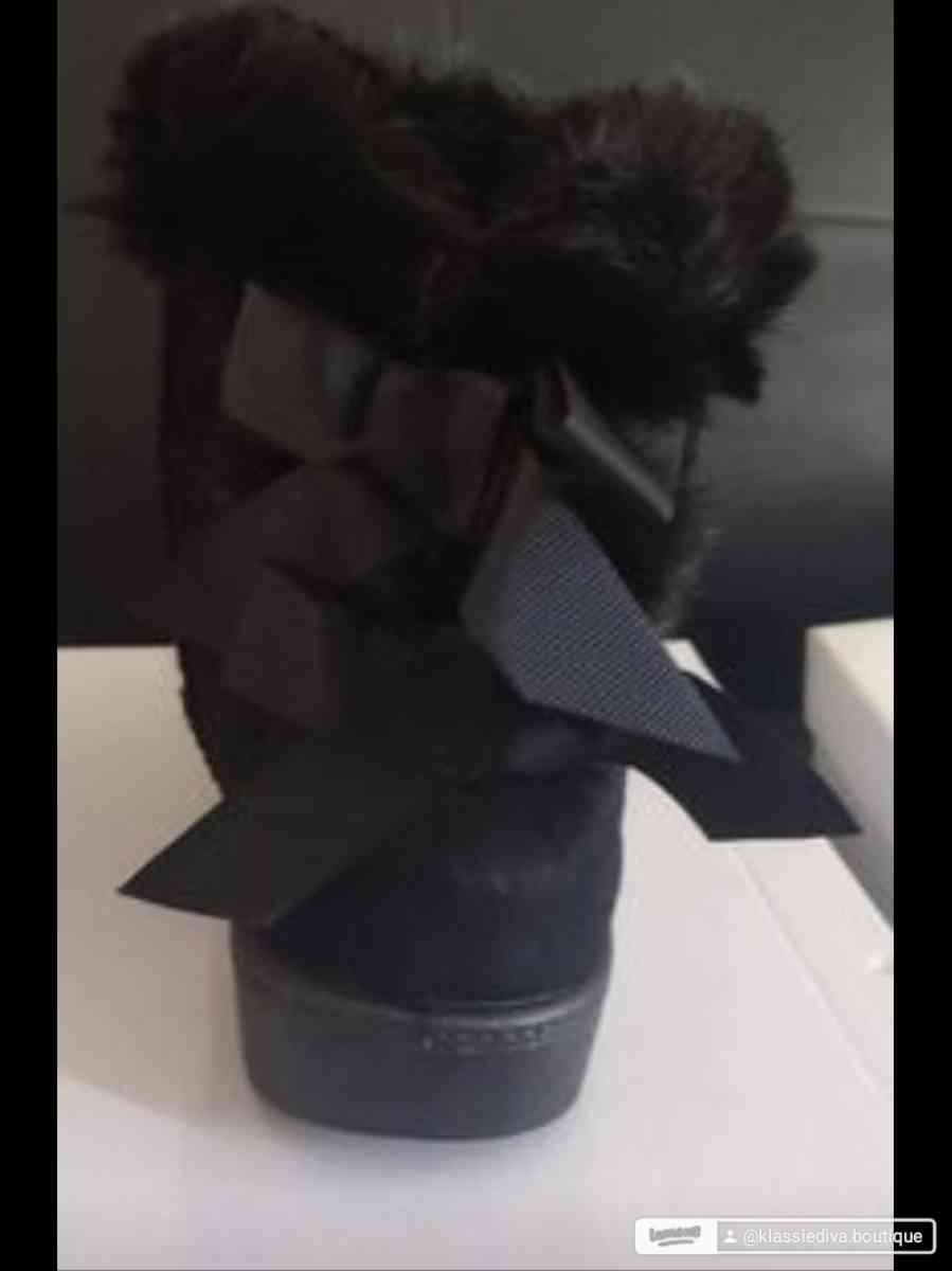 black winter boots - Santa Ana, California