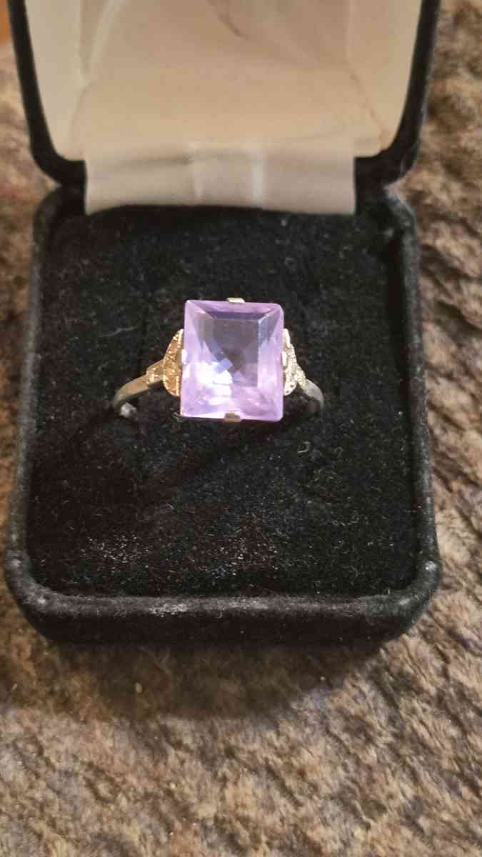 Beautiful Amethyst Ring - Greenville, Illinois - FleaMarketBay