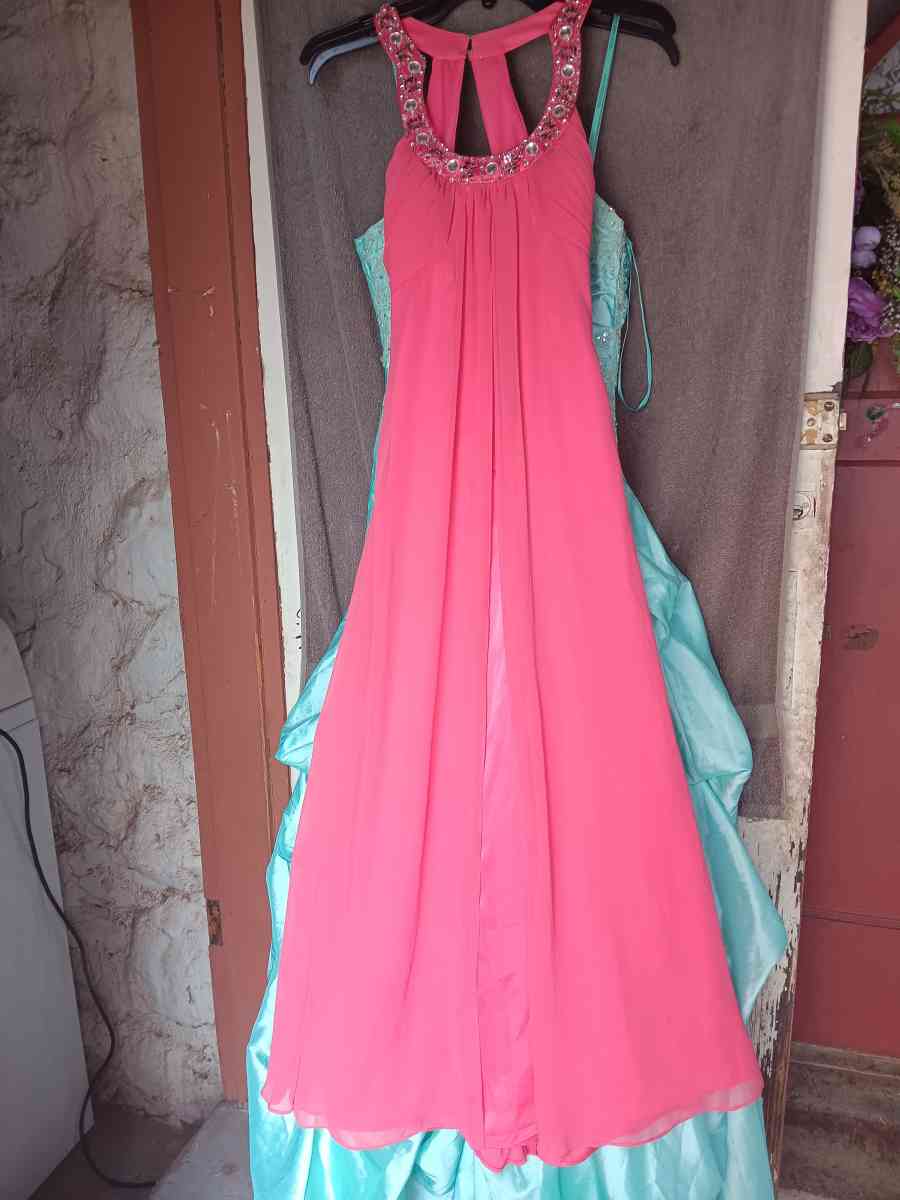 prom and formal dresses - Alamogordo, New Mexico - FleaMarketBay