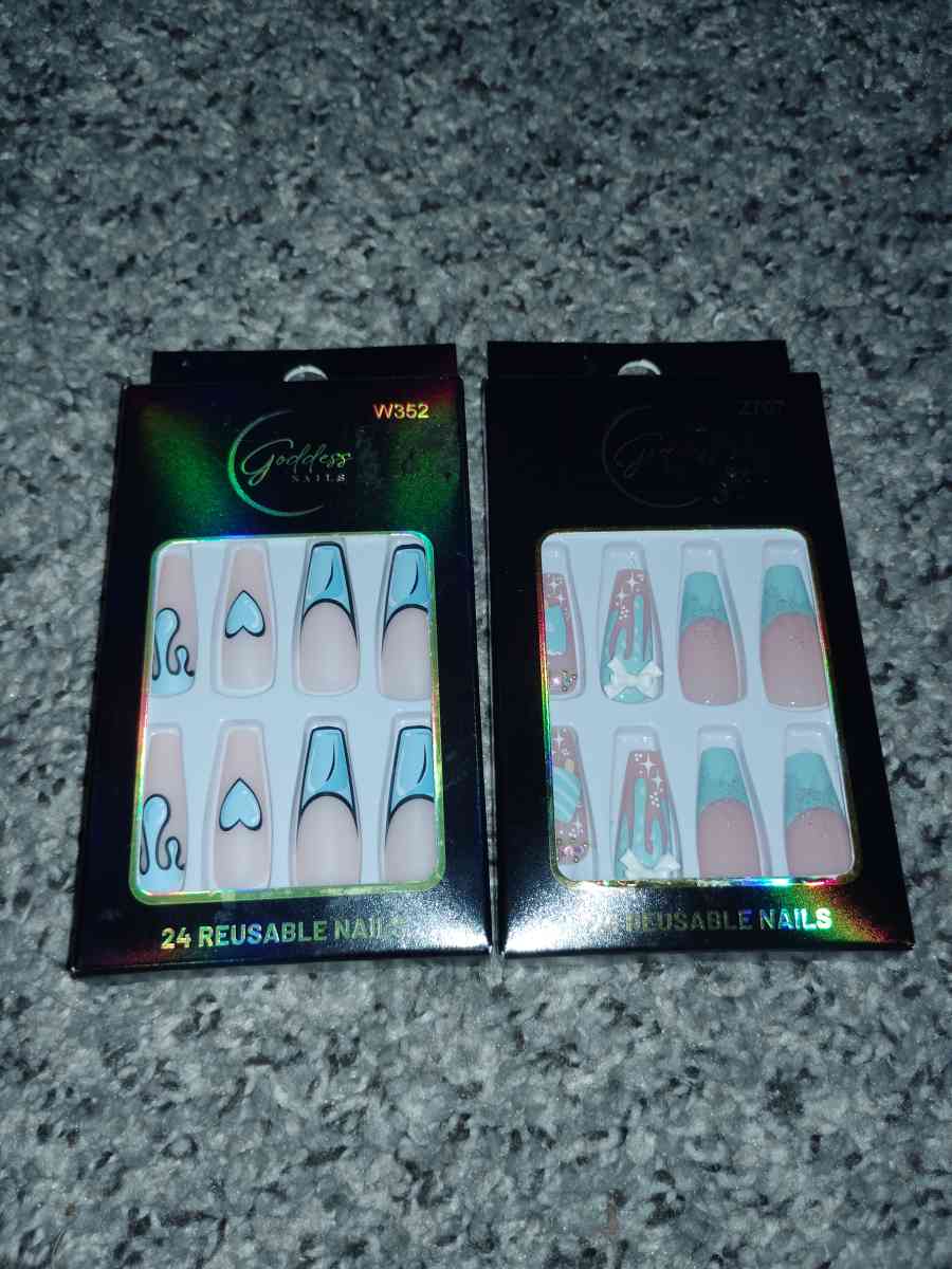 press on nails - Kansas City, Missouri