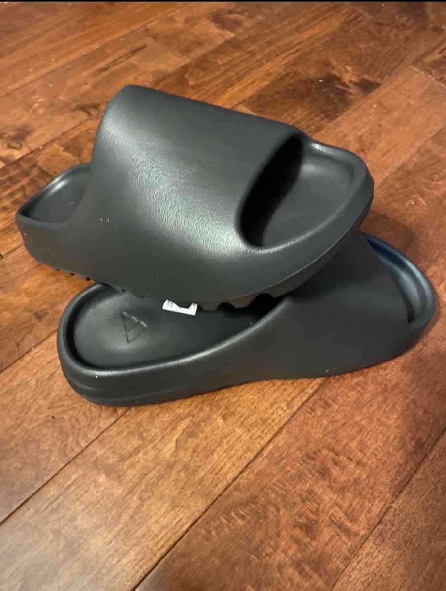 Yeezy Slide Mens Size 11 Onyx - Kenilworth, New Jersey