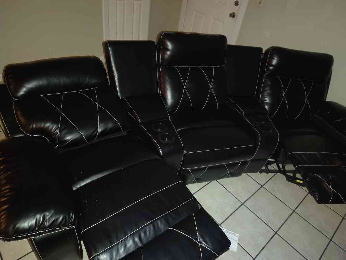 Tri leather recliner sofa brand new condition - Denton, Texas - FleaMarketBay