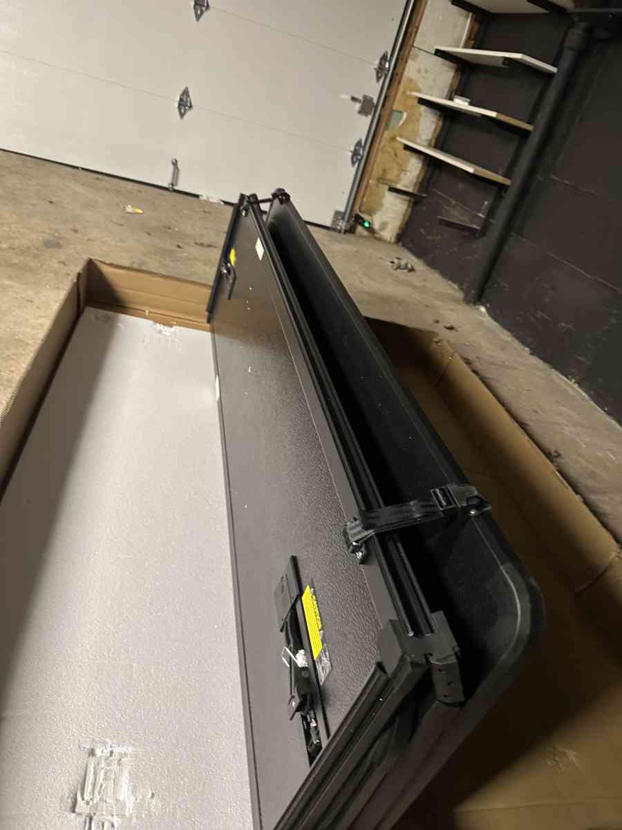 Truck Bed Hard Quad Folding 58 Tonneau Cover - Philadelphia, Pennsylvania