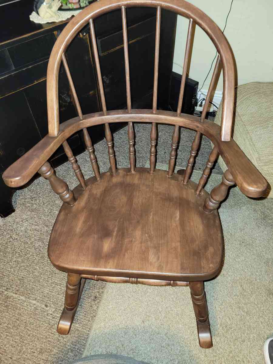 Windsor rocking chair