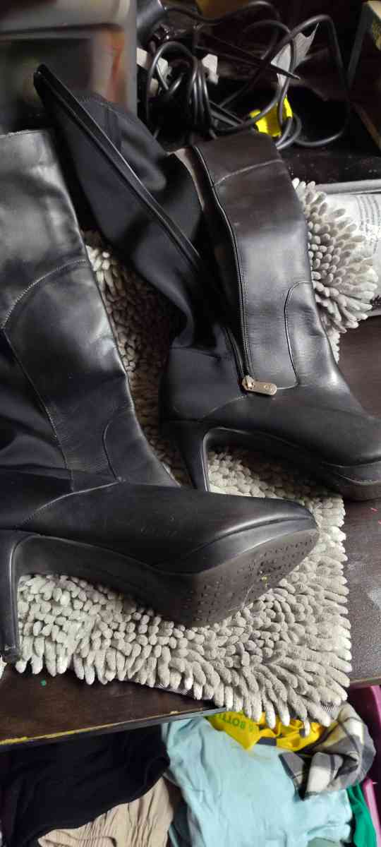 size 10 womens shoes - Burleson, Texas - FleaMarketBay