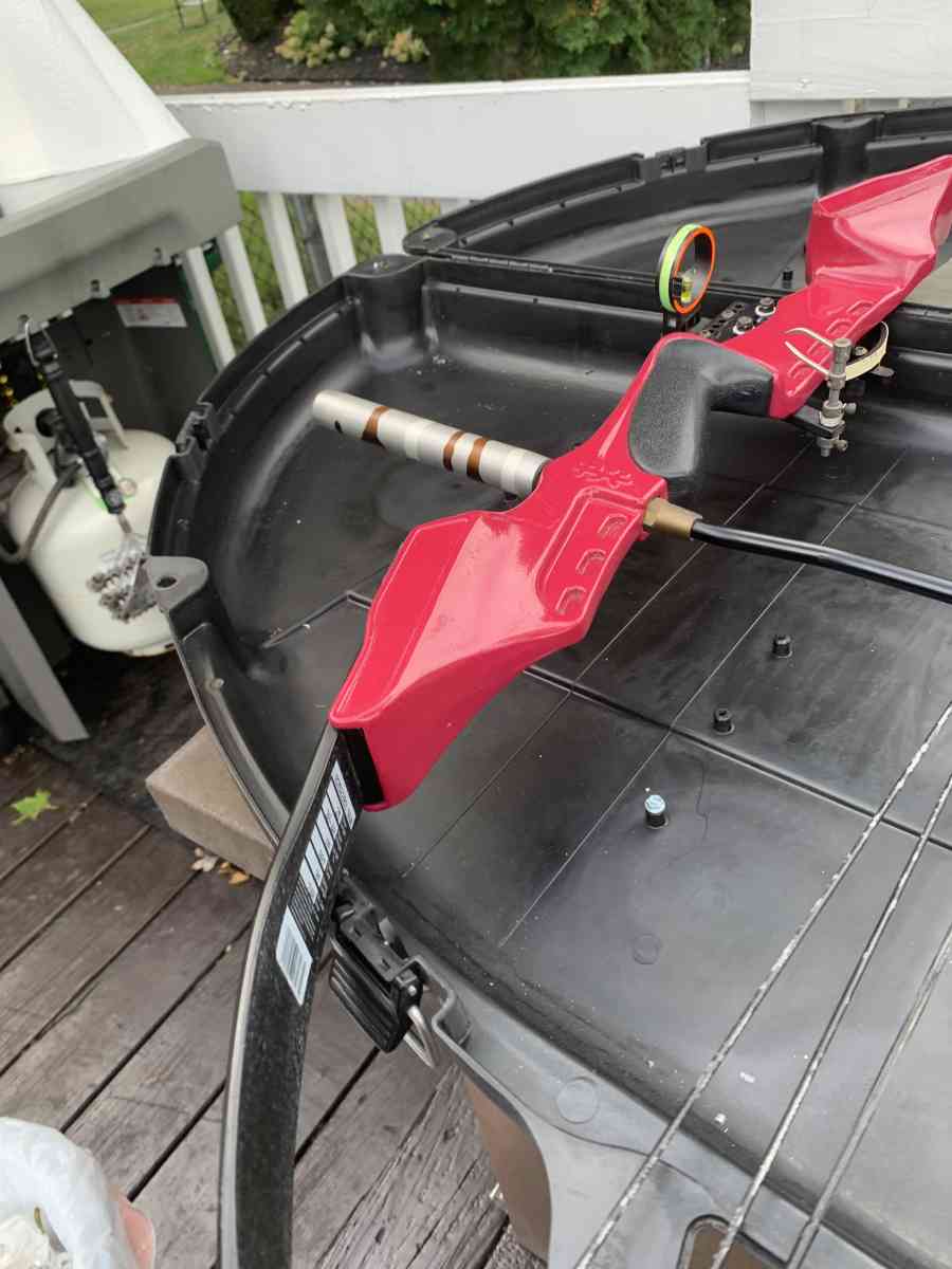 spirit compound bow with case really good condition - York, New York - FleaMarketBay