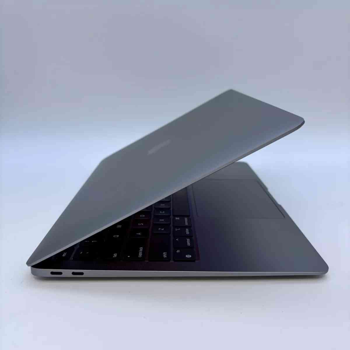 Apple MacBook Air 13 Retina 256GB SSD - Los Angeles, California - FleaMarketBay