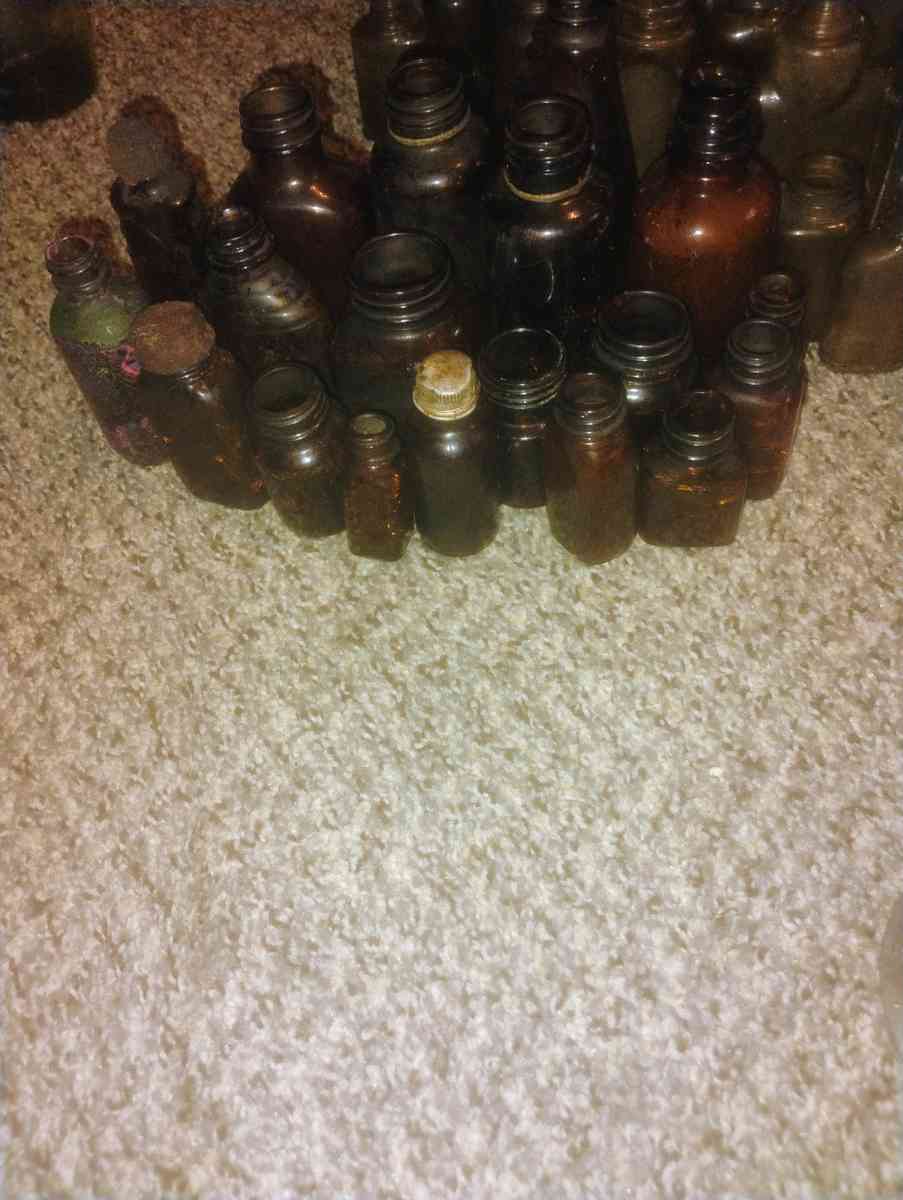 brown glass bottles - Missouri Valley, Iowa - FleaMarketBay
