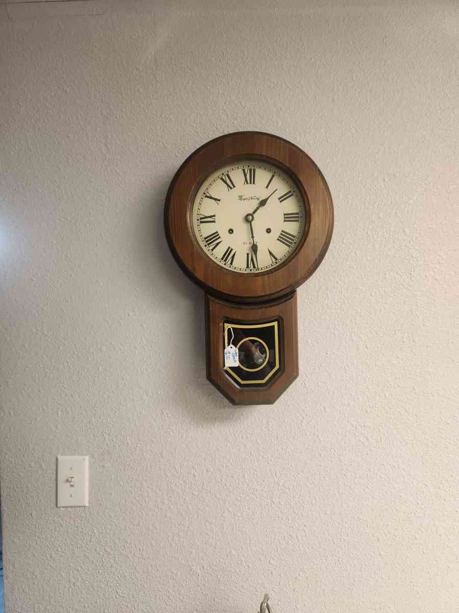 wind up clocks - Seminole, Texas - FleaMarketBay