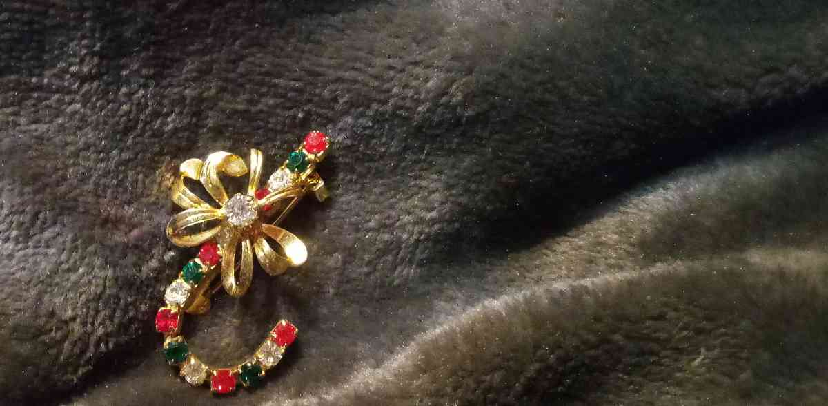 Broach - Tacoma, Washington - FleaMarketBay