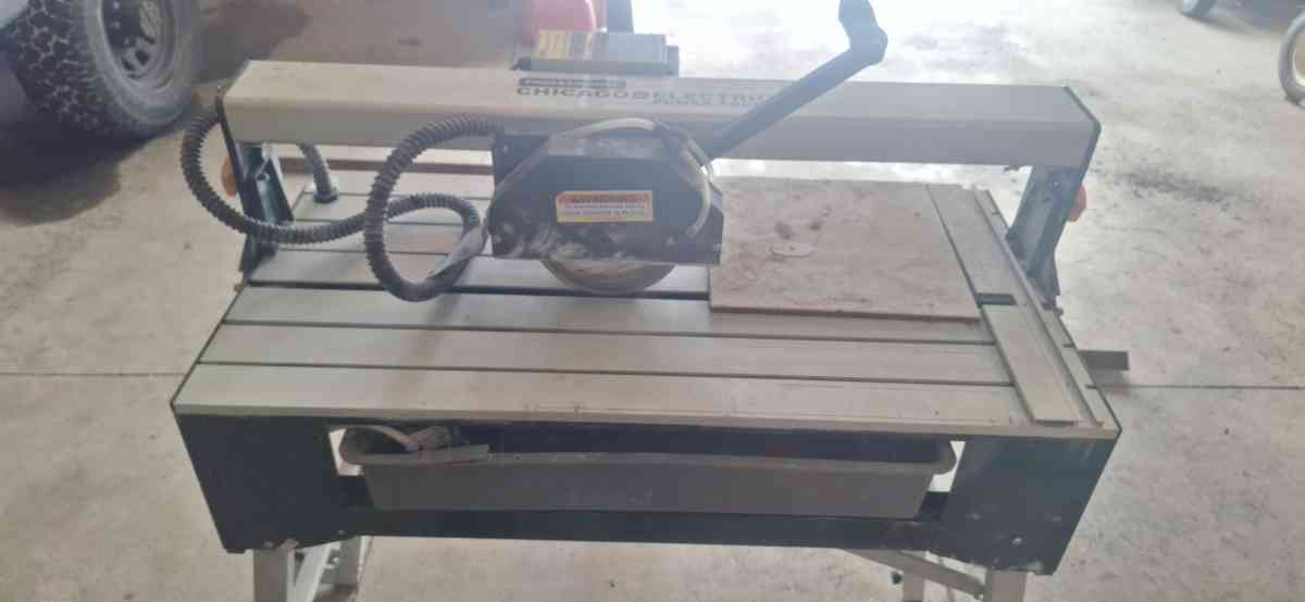 CHICAGO ELECTRIC 7 in 15 HP Bridge Wet Cut Tile Saw with sta - Commerce City, Colorado - FleaMarketBay