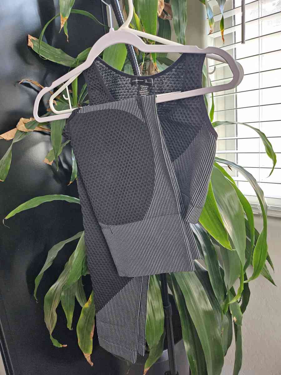 workout clothes - Carson City, Nevada - FleaMarketBay