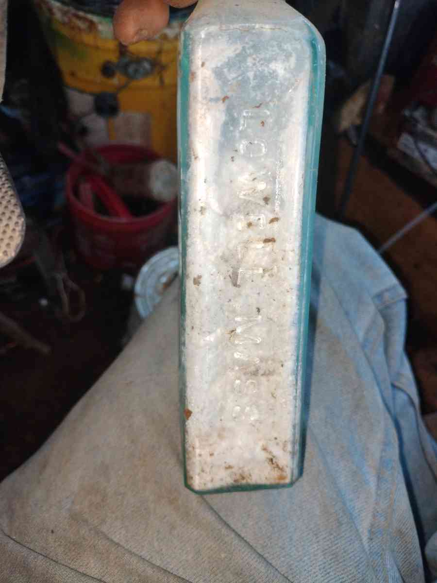 Hoods Sarsaparilla bottle - Winlock, Washington - FleaMarketBay