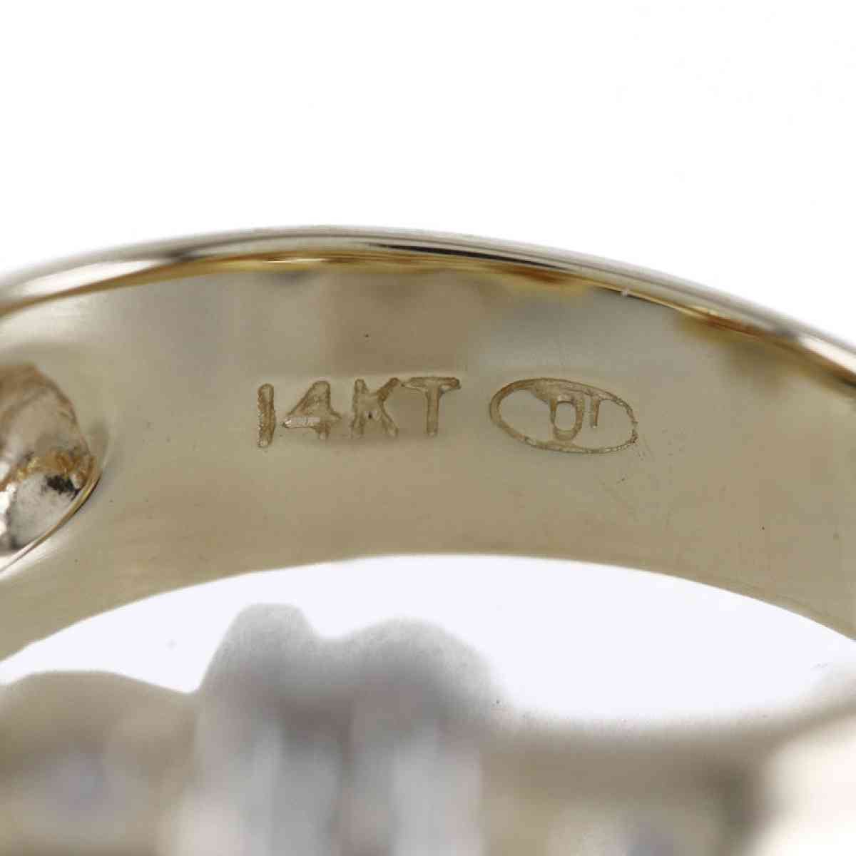 cloverleaf design ring with diamond chips - Wallace, North Carolina - FleaMarketBay