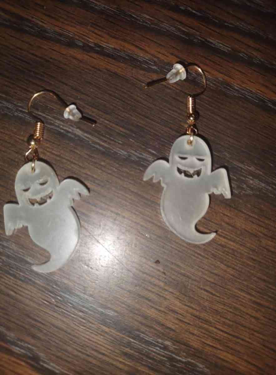 glow in the dark earrings set - Detroit, Maine - FleaMarketBay