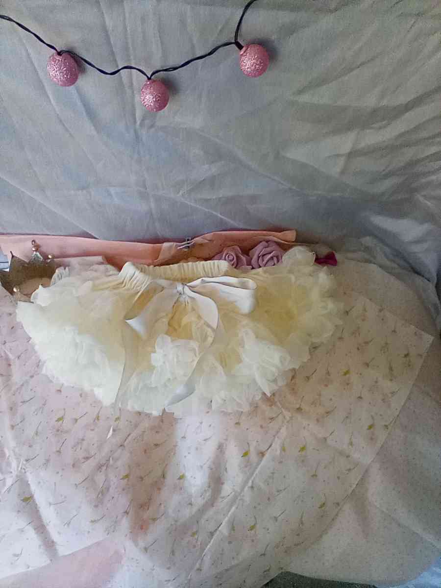 0 to 1yrs Ivory TuTu Pettiskirt EUC Bow Cinches Waist - Dallas, Texas - FleaMarketBay