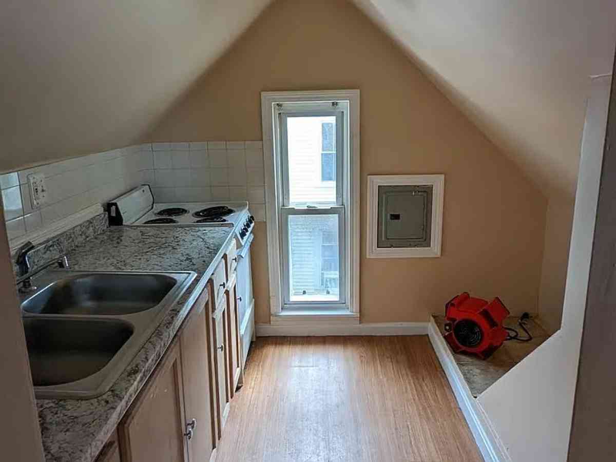 Apartment for rent - Marlborough, Massachusetts - FleaMarketBay