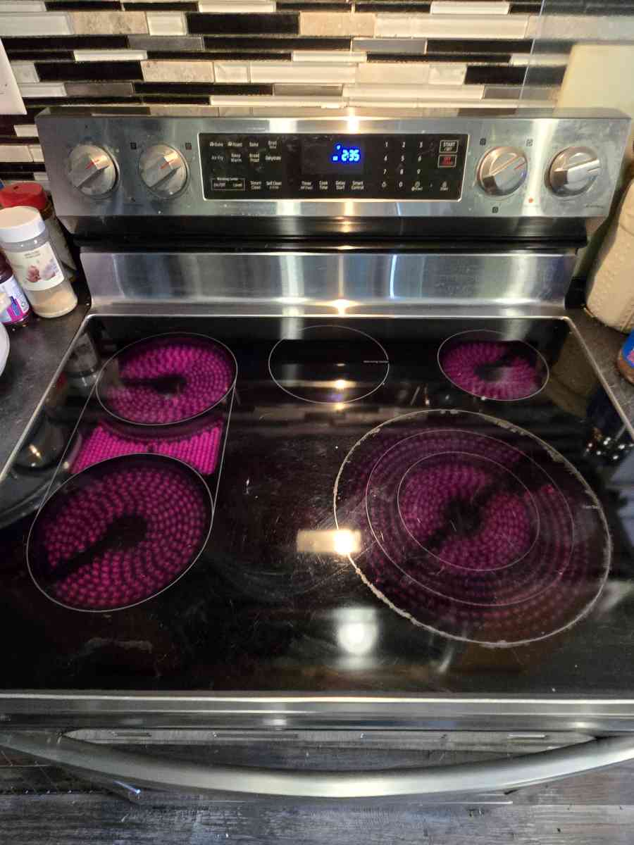 Samsung 30in Glass Top 5 Burners 63cu ft Stove Oven - Cuyahoga Falls, Ohio