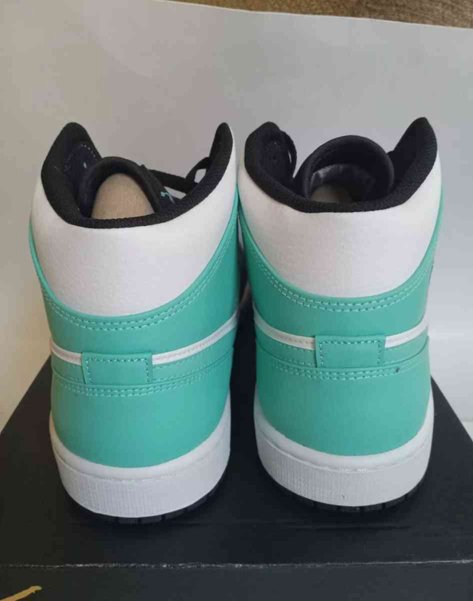Jordan 1 Mid tropical size 12 - Elkhorn, Nebraska - FleaMarketBay