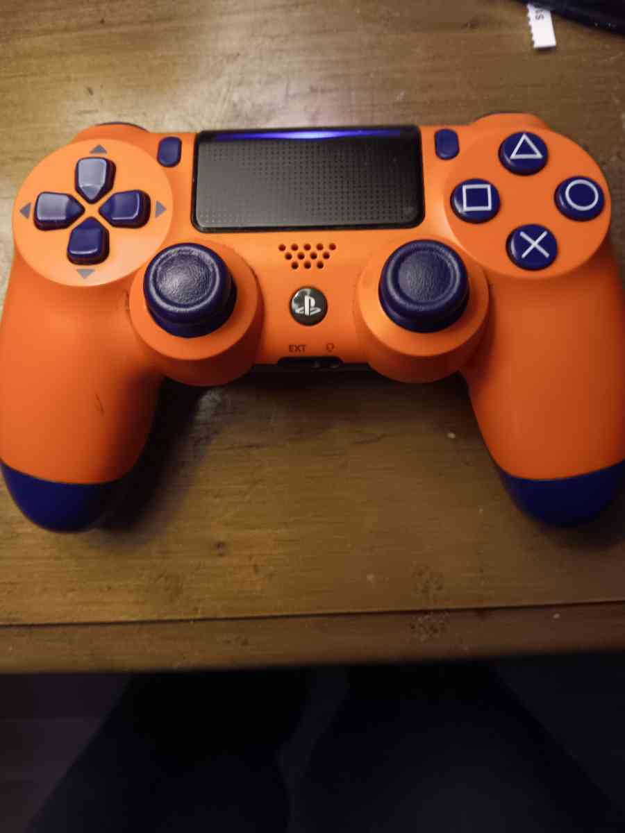 ps4 controller orange works great condition - Jermyn, Pennsylvania