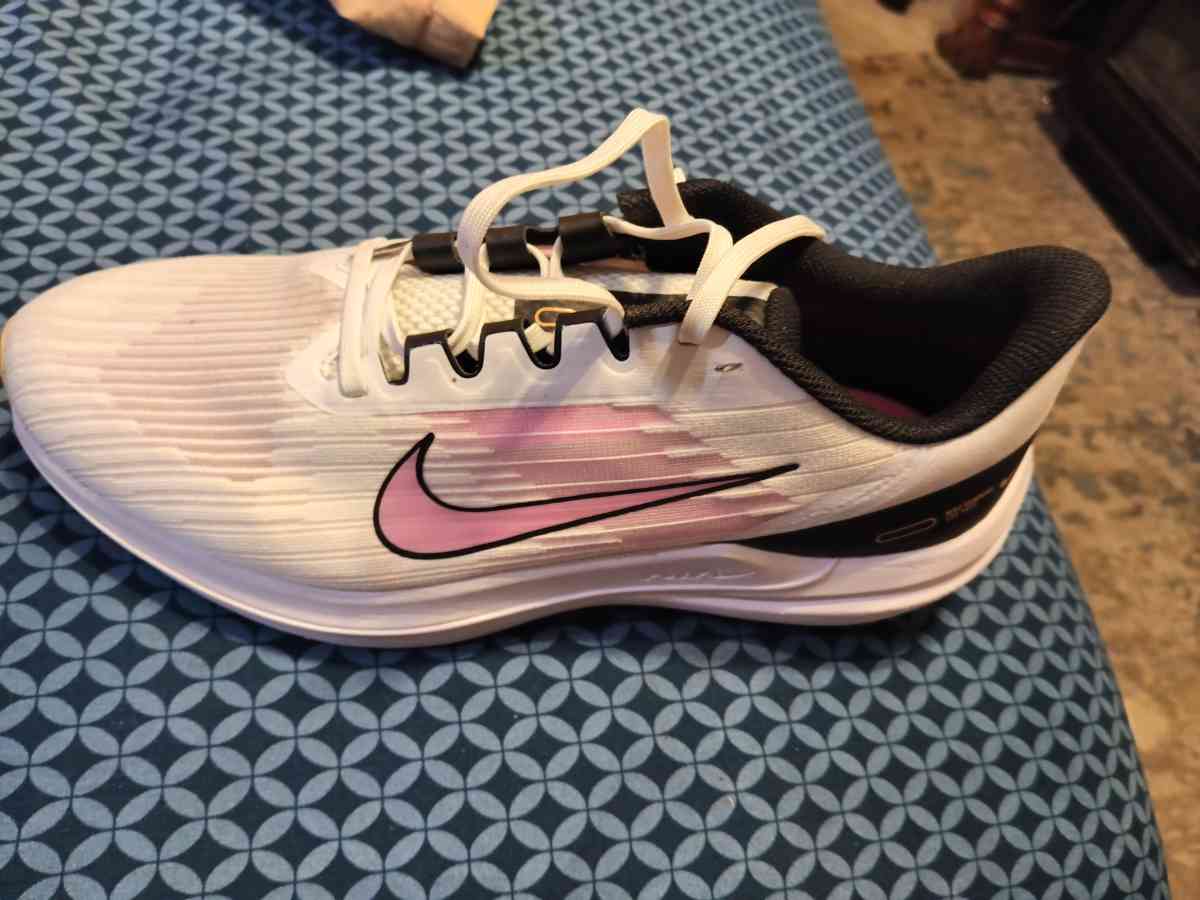 Womens Nike WinFlo 9 Running Shoes - Springdale, Arkansas - FleaMarketBay