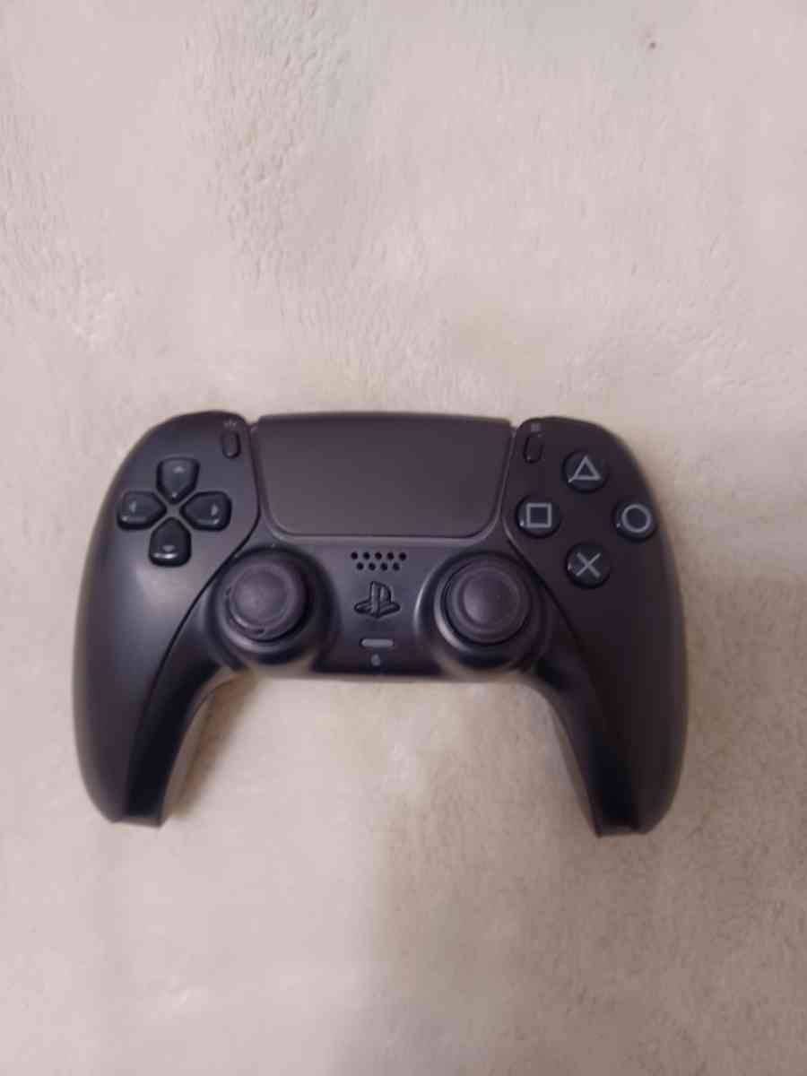 Black PS5 controller