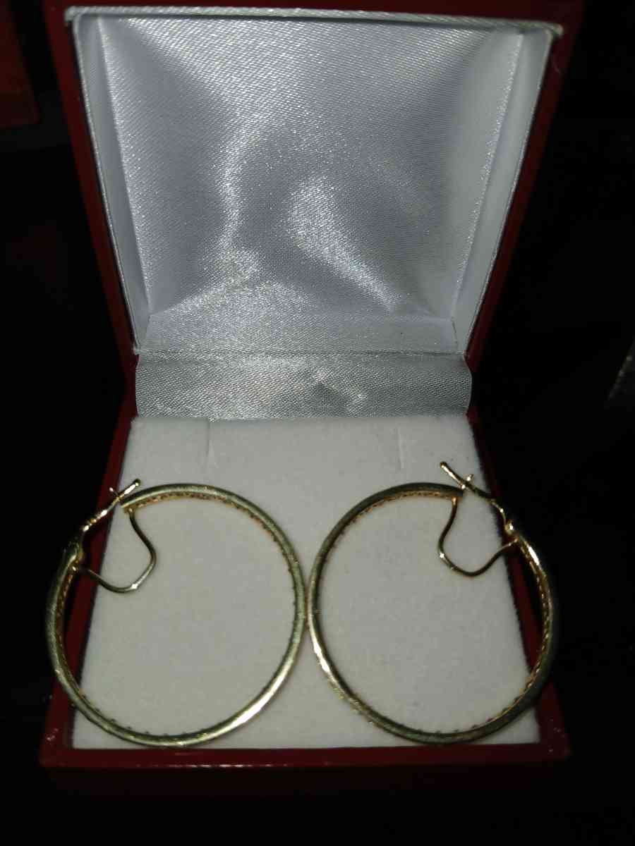 arracadas de oro 14k - Fontana, California - FleaMarketBay