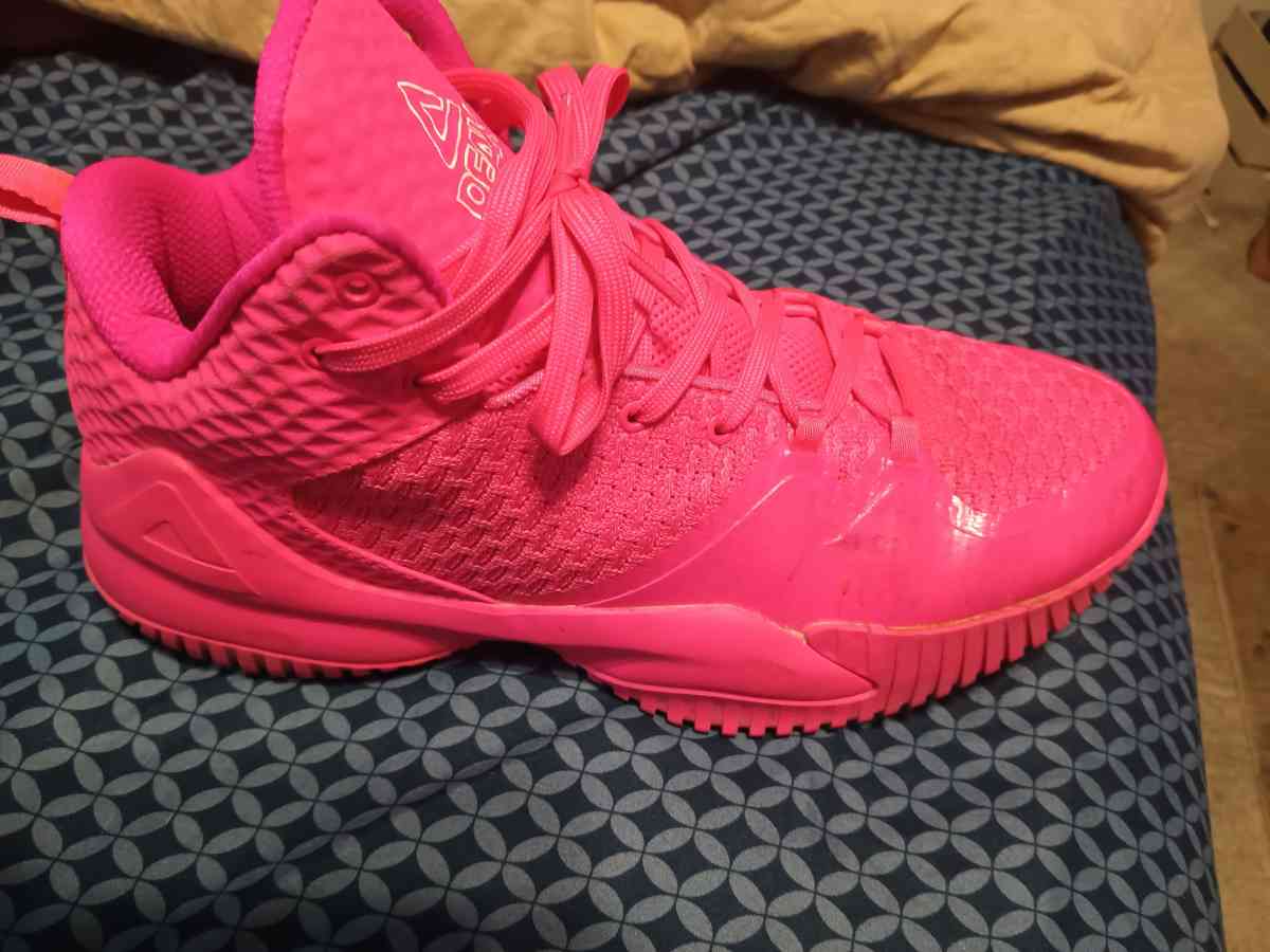 PEAK LOUIS WILLIAMSON SHOES - Springdale, Arkansas - FleaMarketBay