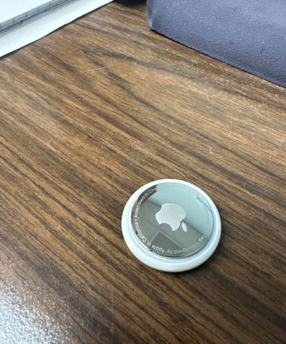 Apple AirTag Tracker - Bronx, New York - FleaMarketBay